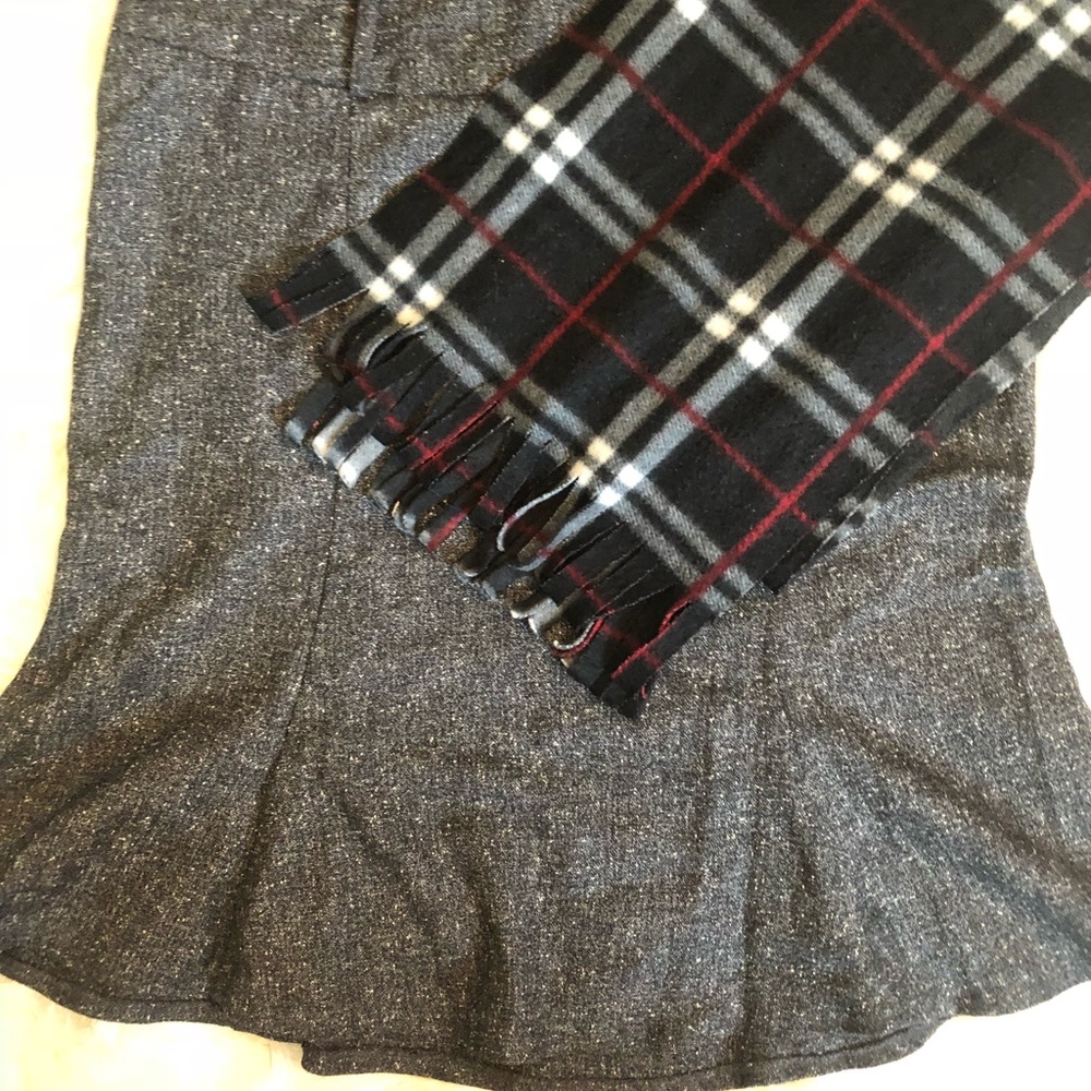 Gray pebbles mini skirt with ruffled bottom